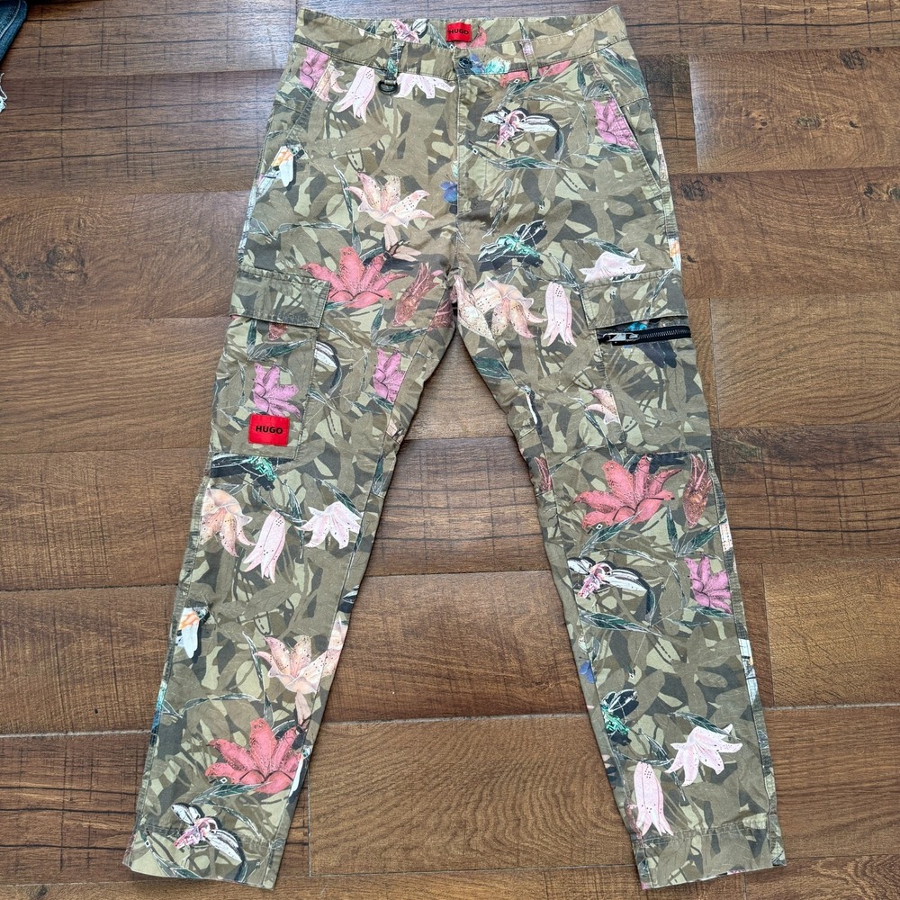 Hugo Boss Size 28R Red Label Green Camo All Over Graphic Cargo Pants